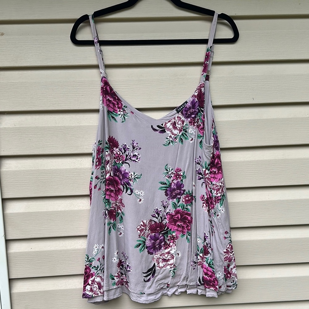 Torrid Floral print Sophie Swing Top Size 1, worn couple times, great condition